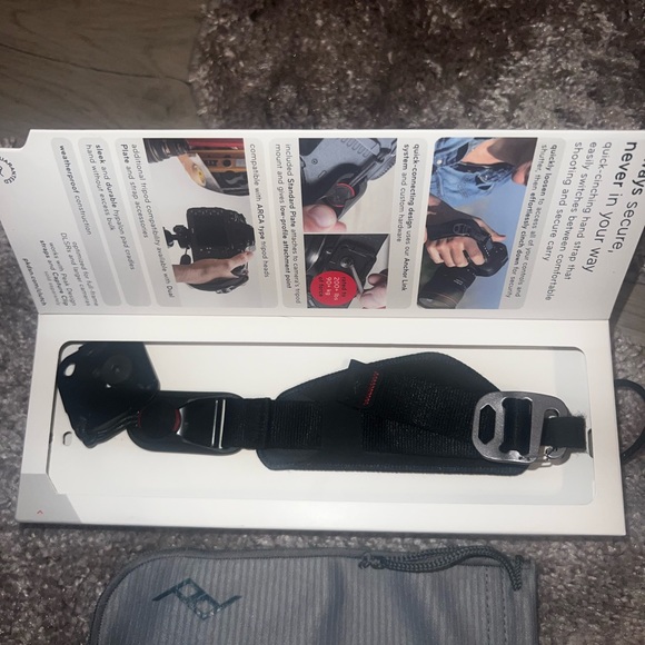 Clutch Camera Hand Strap - Picture 4 of 5